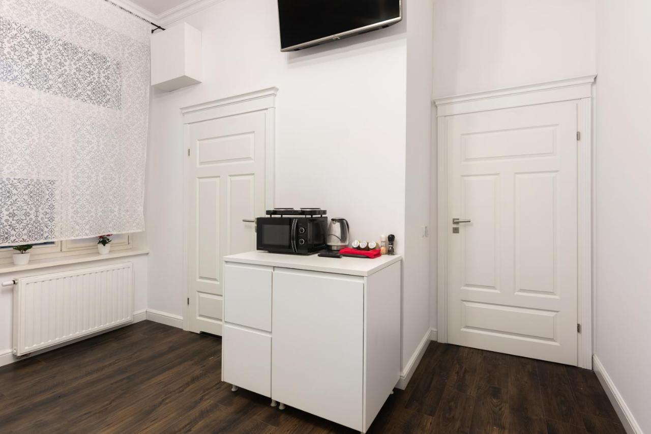Uroczy Apartament Loretanska Leilighet Krasków Eksteriør bilde
