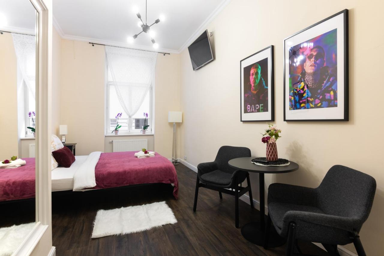 Uroczy Apartament Loretanska Leilighet Krasków Eksteriør bilde